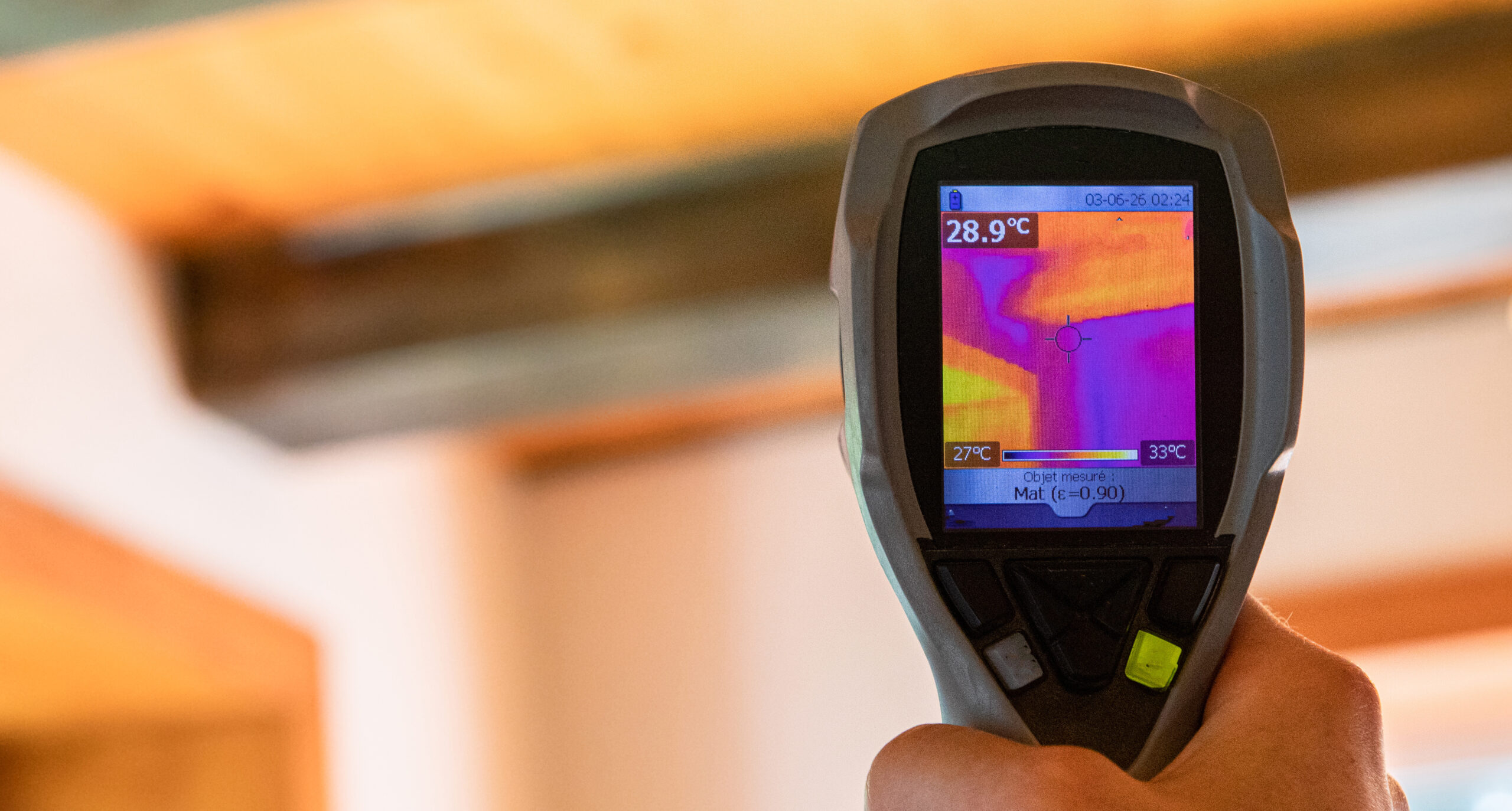 Indoor damp & air quality (IAQ) testing. An infrared thermal ima
